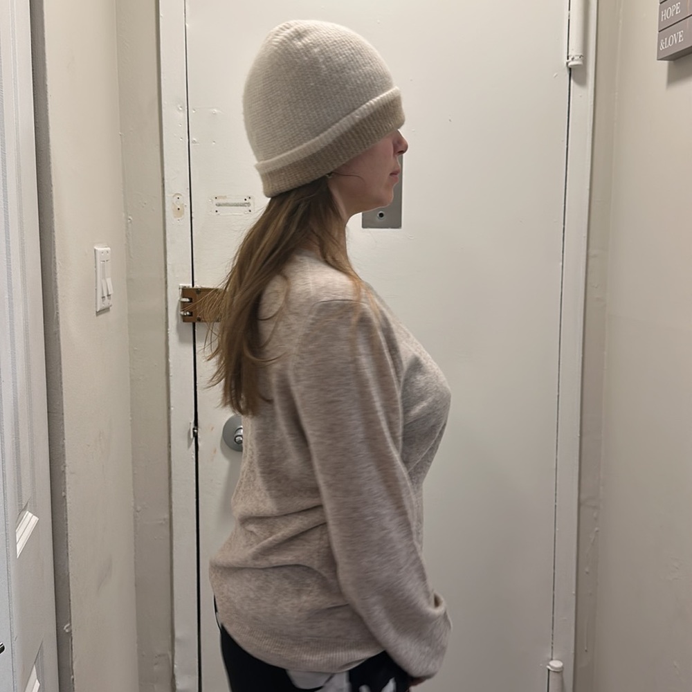 Bundle of 2 Cashmere-crew neck woman Sweater and hat